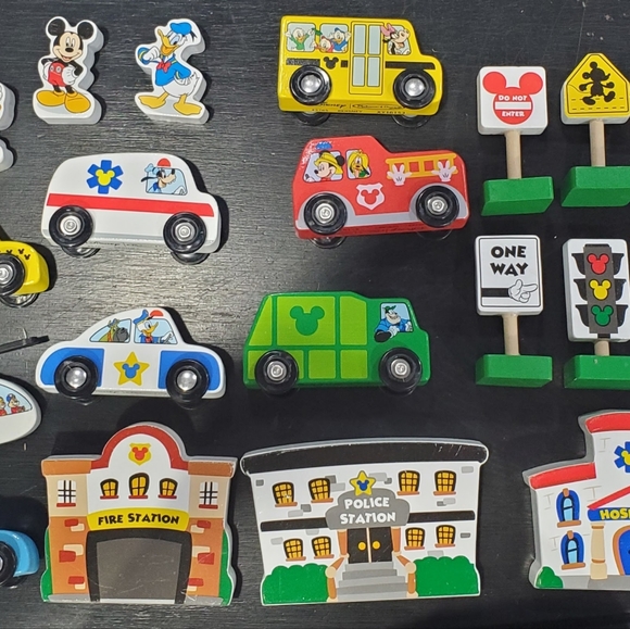 Disney Melissa and Doug Mickey Mouse Deluxe Wooden Vehicle Set - Picture 3 of 11